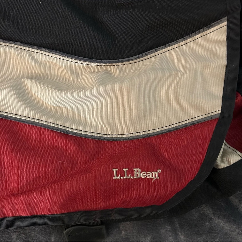 LL BEAN Messenger & Computer Bag Gently Used Black and Red Vintage - Picture 3 of 13